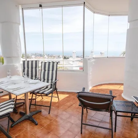 2 Bedroom Amazing Apartment In Calahonda Sitio de Calahonda Extérieur photo