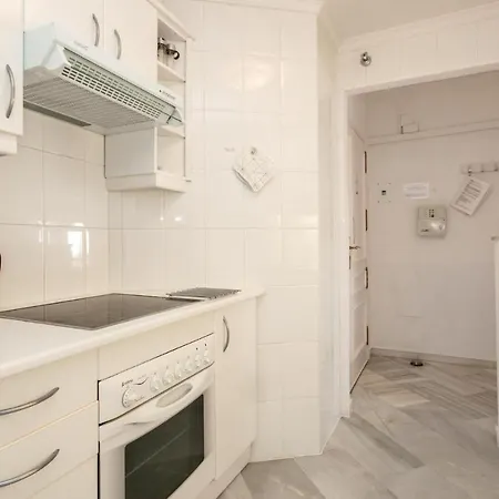 2 Bedroom Amazing Apartment In Calahonda Sitio de Calahonda Extérieur photo