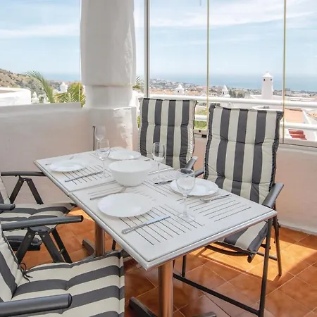 2 Bedroom Amazing Apartment In Calahonda Sitio de Calahonda Extérieur photo